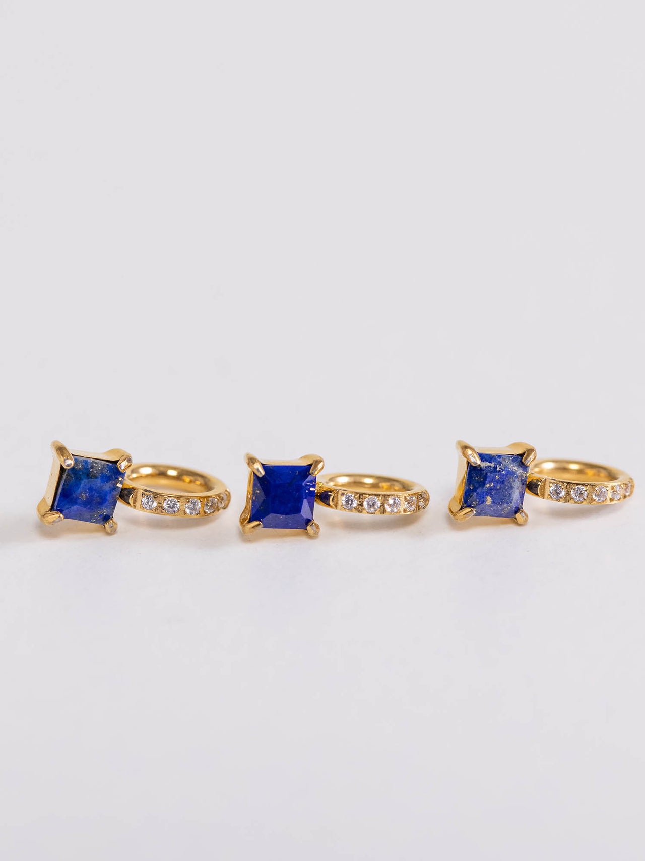PURELEI Geburtsstein September Lapislazuli Charm 18K Gold vergoldet mit Zirkonia, elegant und feminine Ästhetik