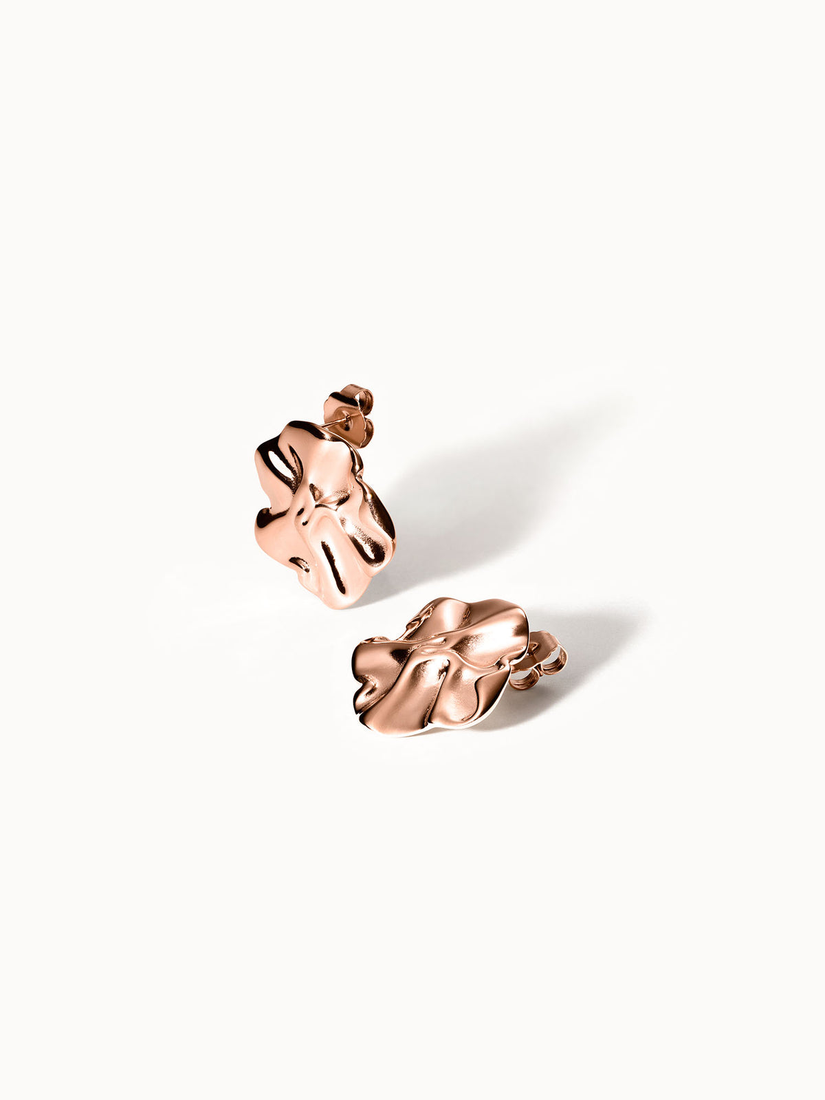 {"color":"Rosegold", "type":"lead_image"}