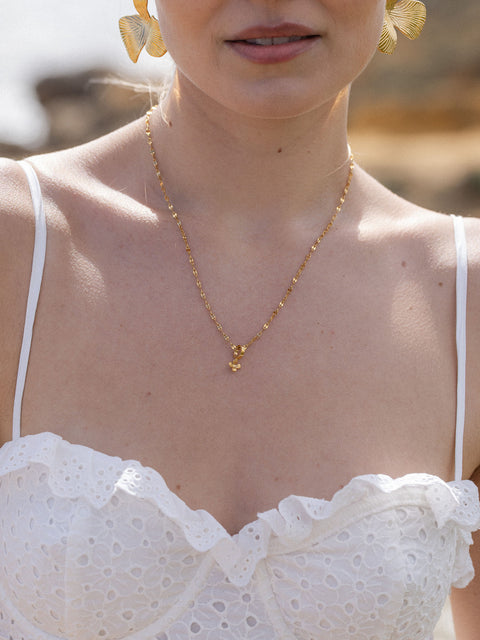 {"color":"Gold"}