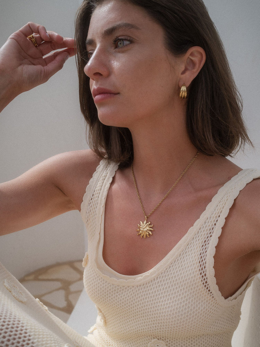 Feine Vintage Kette aus 14K vergoldetem Edelstahl, gedrehtes Design, PURELEI, elegant und feminin.