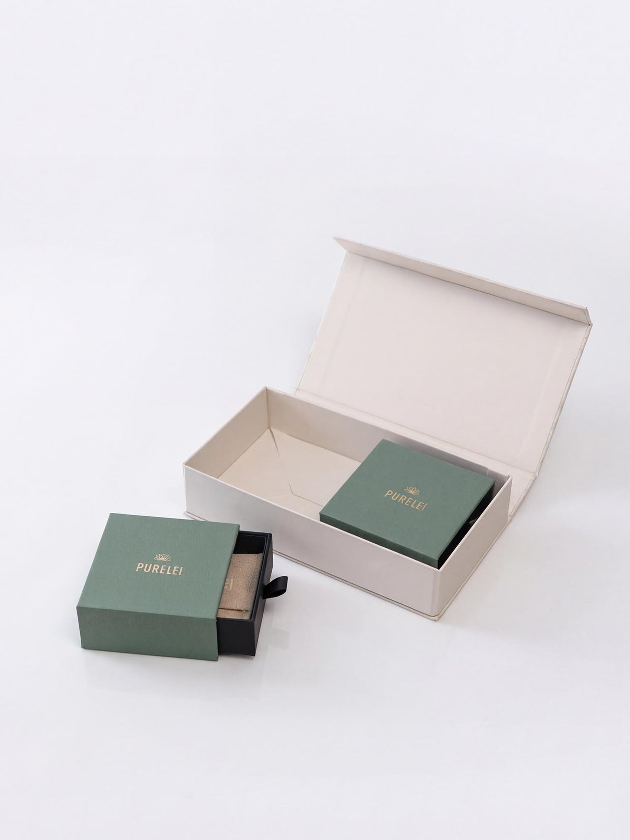 Geschenkbox mit zwei Schmuckboxen