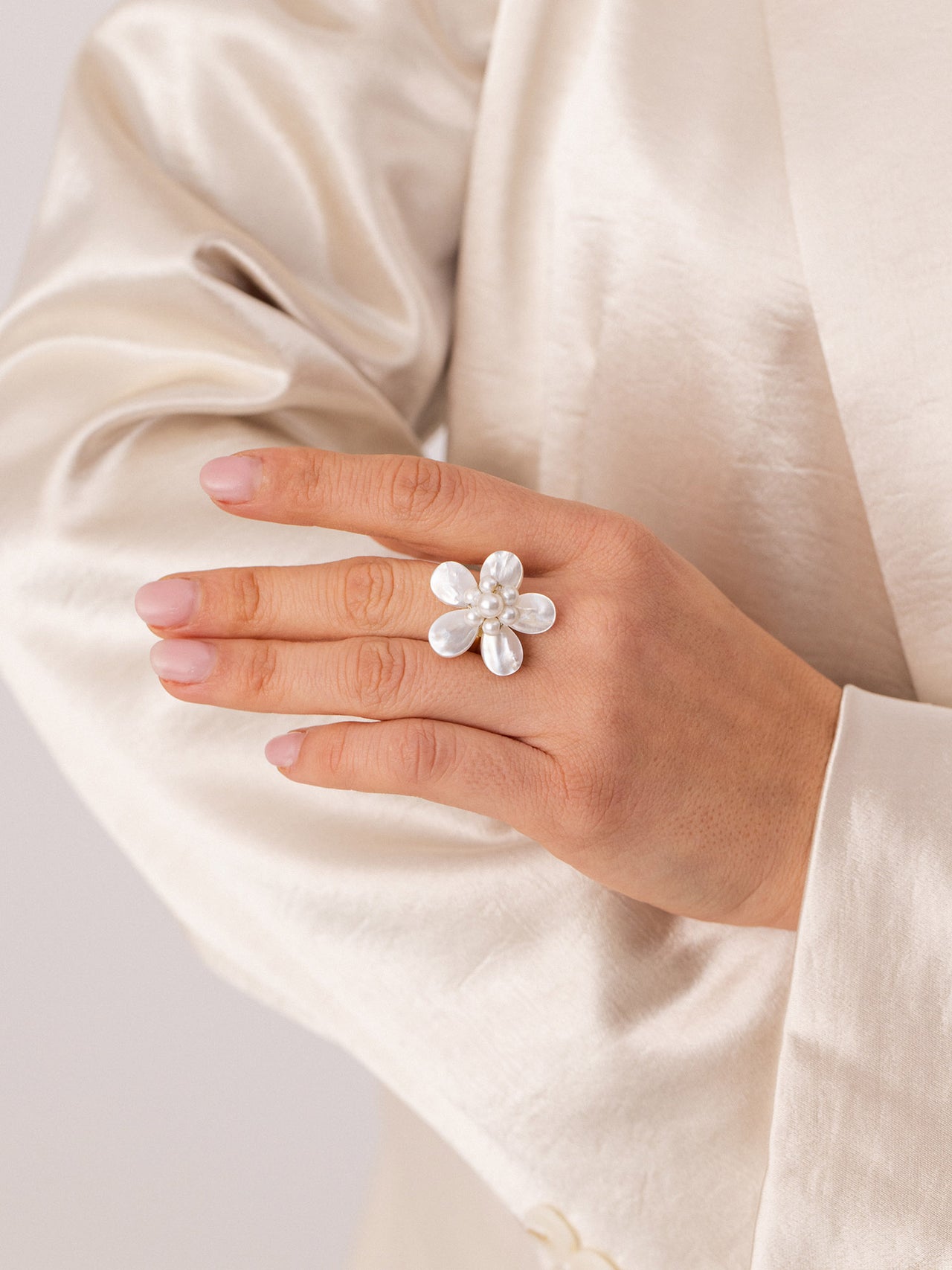 Pearly Flower Ring