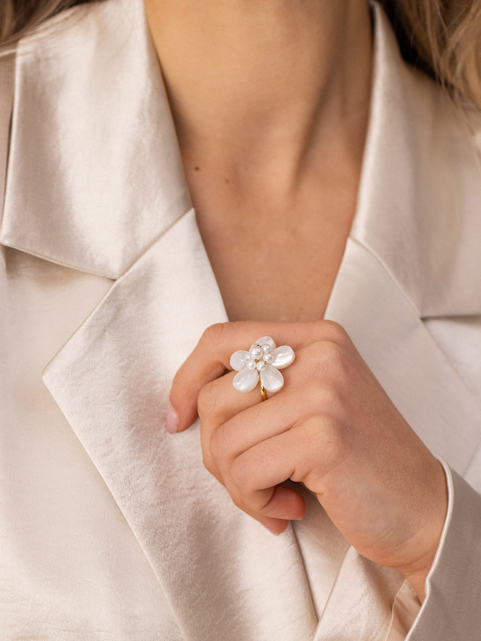 Pearly Flower Ring