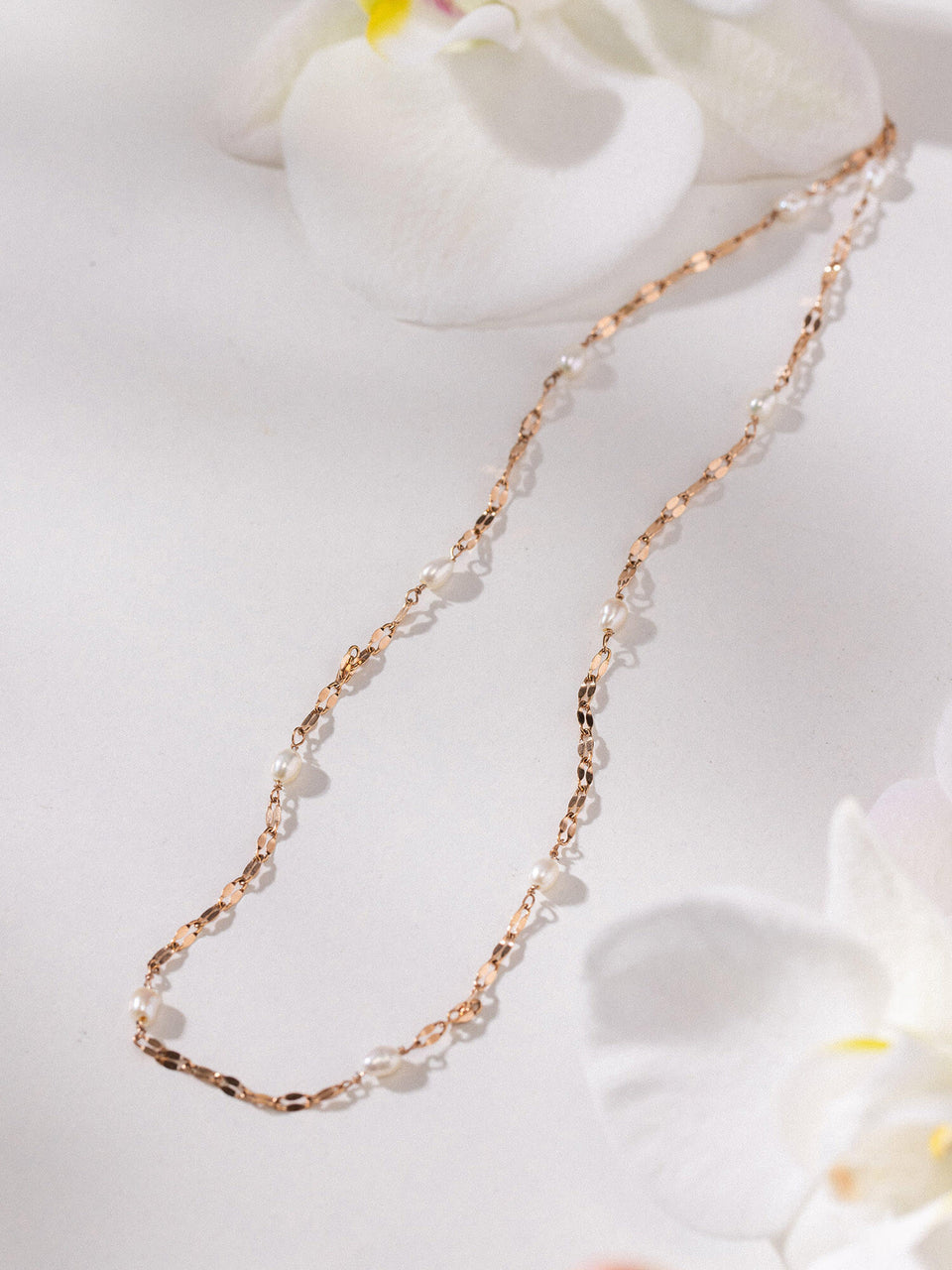 Delicate Pearl Kette