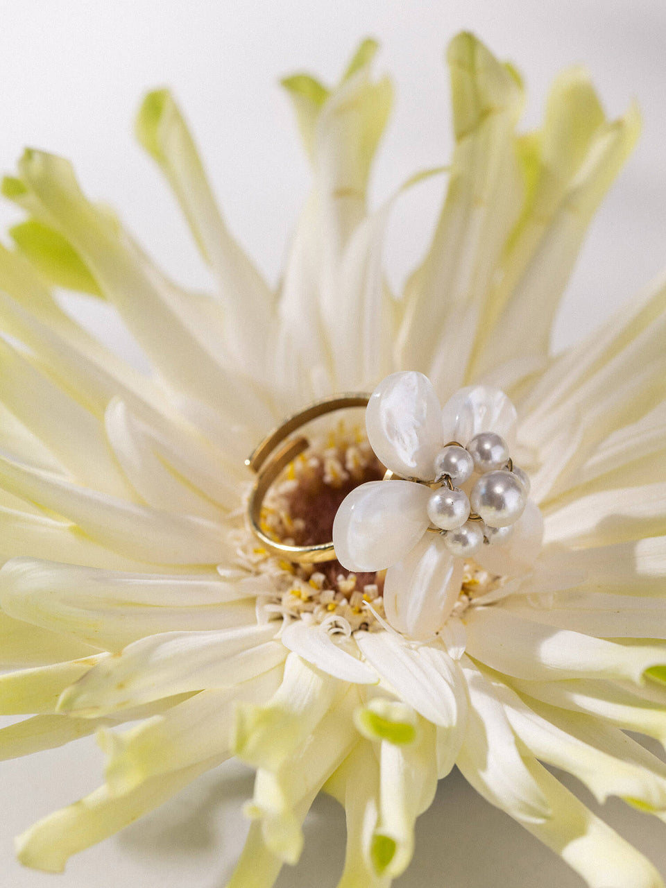 Pearly Flower Ring