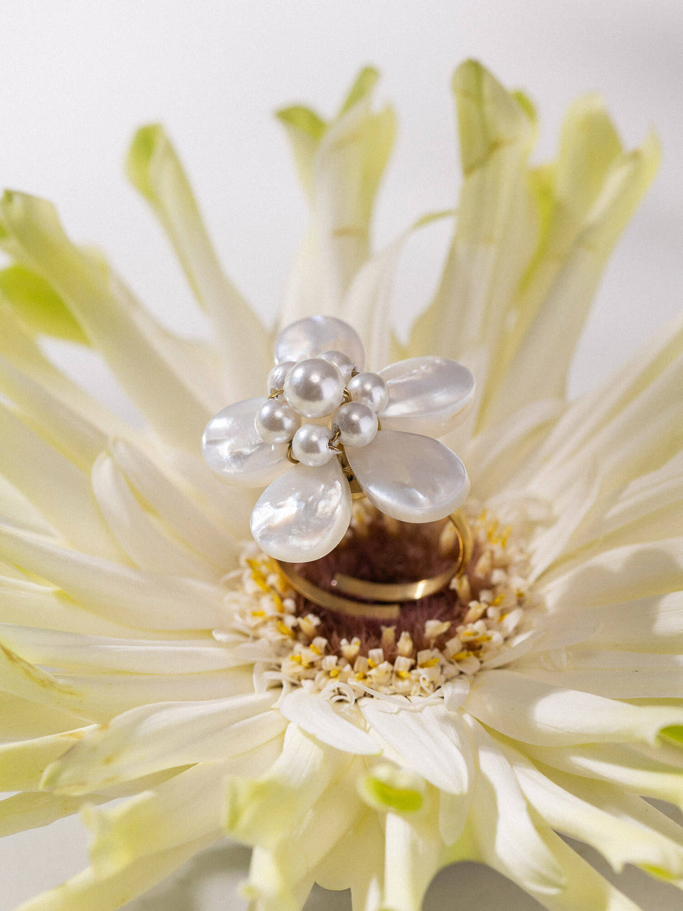 Pearly Flower Ring