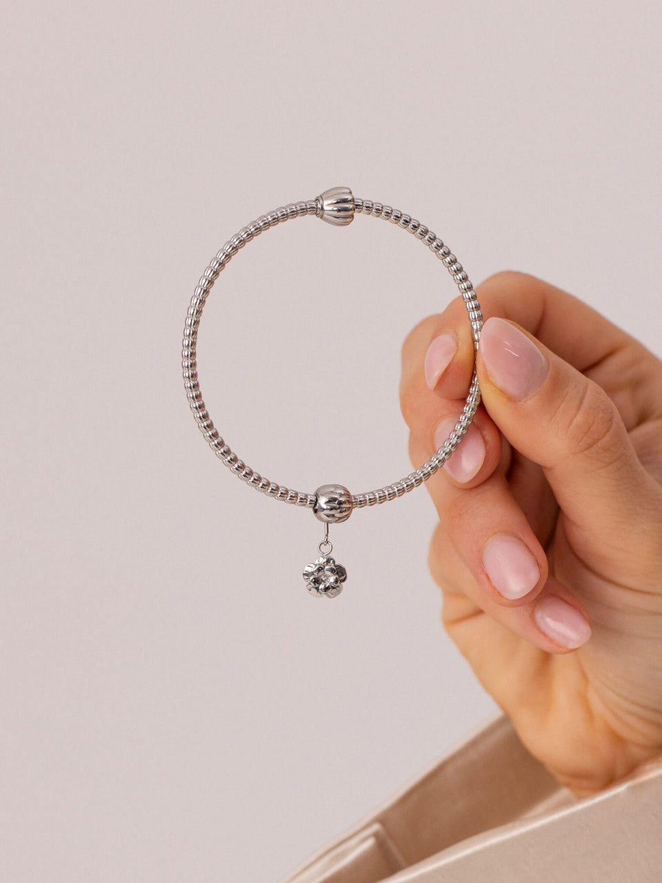 LEI Delicate Flower Charm