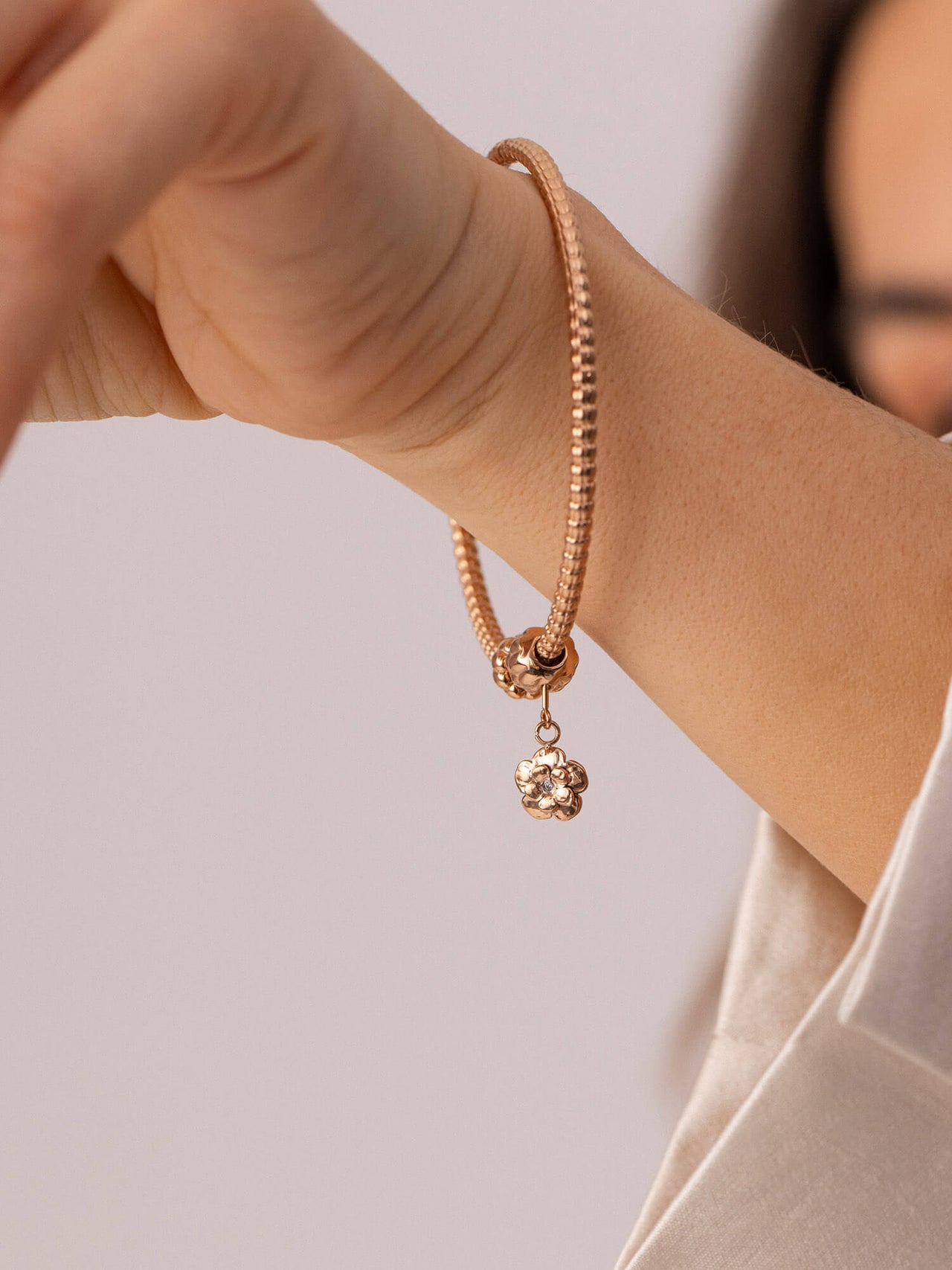 LEI Delicate Flower Charm