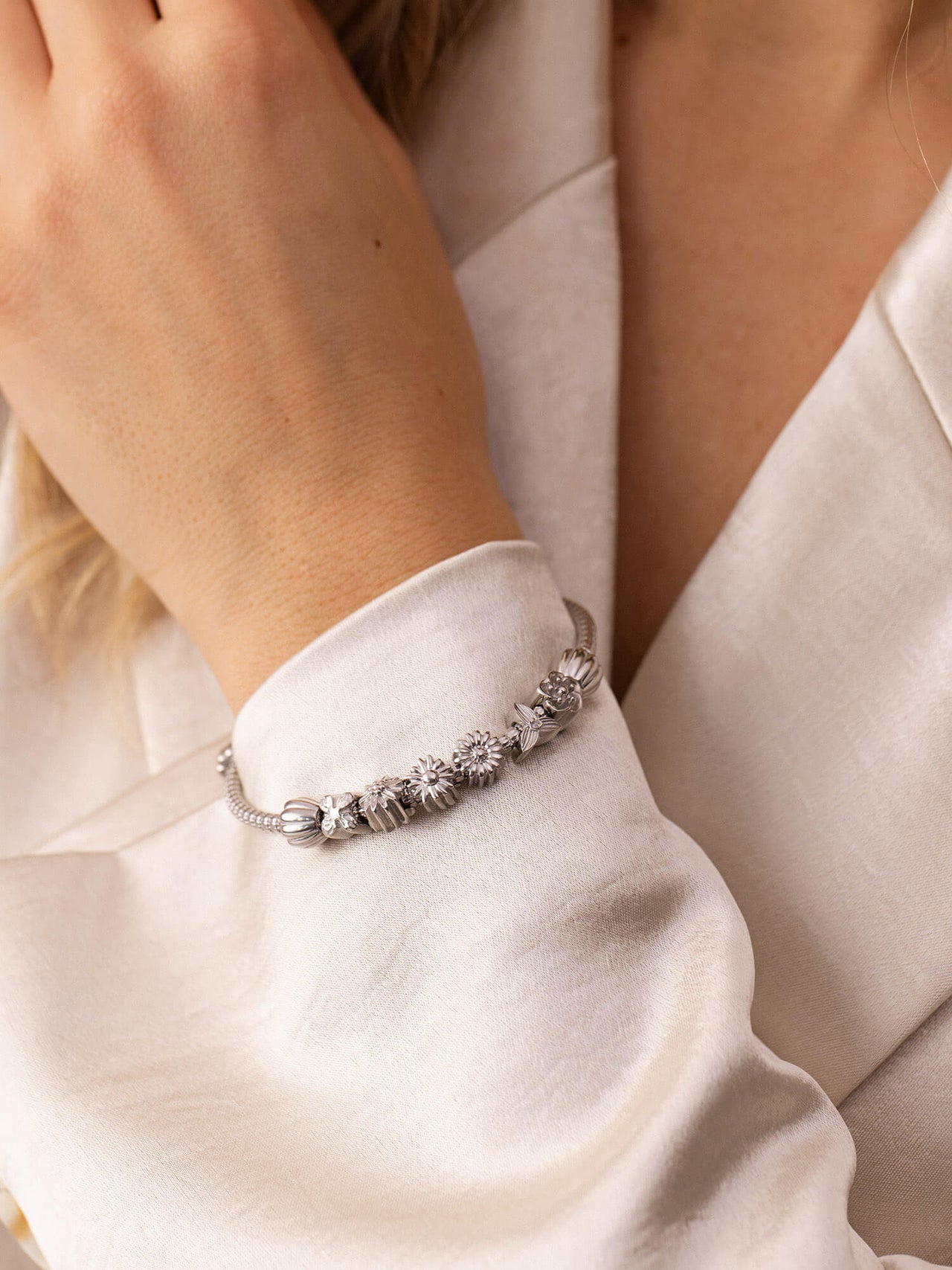 LEI Kosmeen Charm - Geburtsblume Oktober