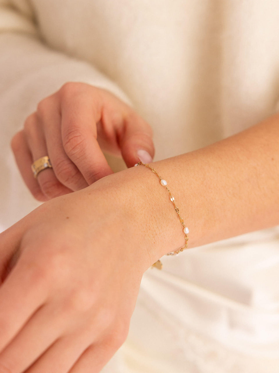 Delicate Pearl Armband