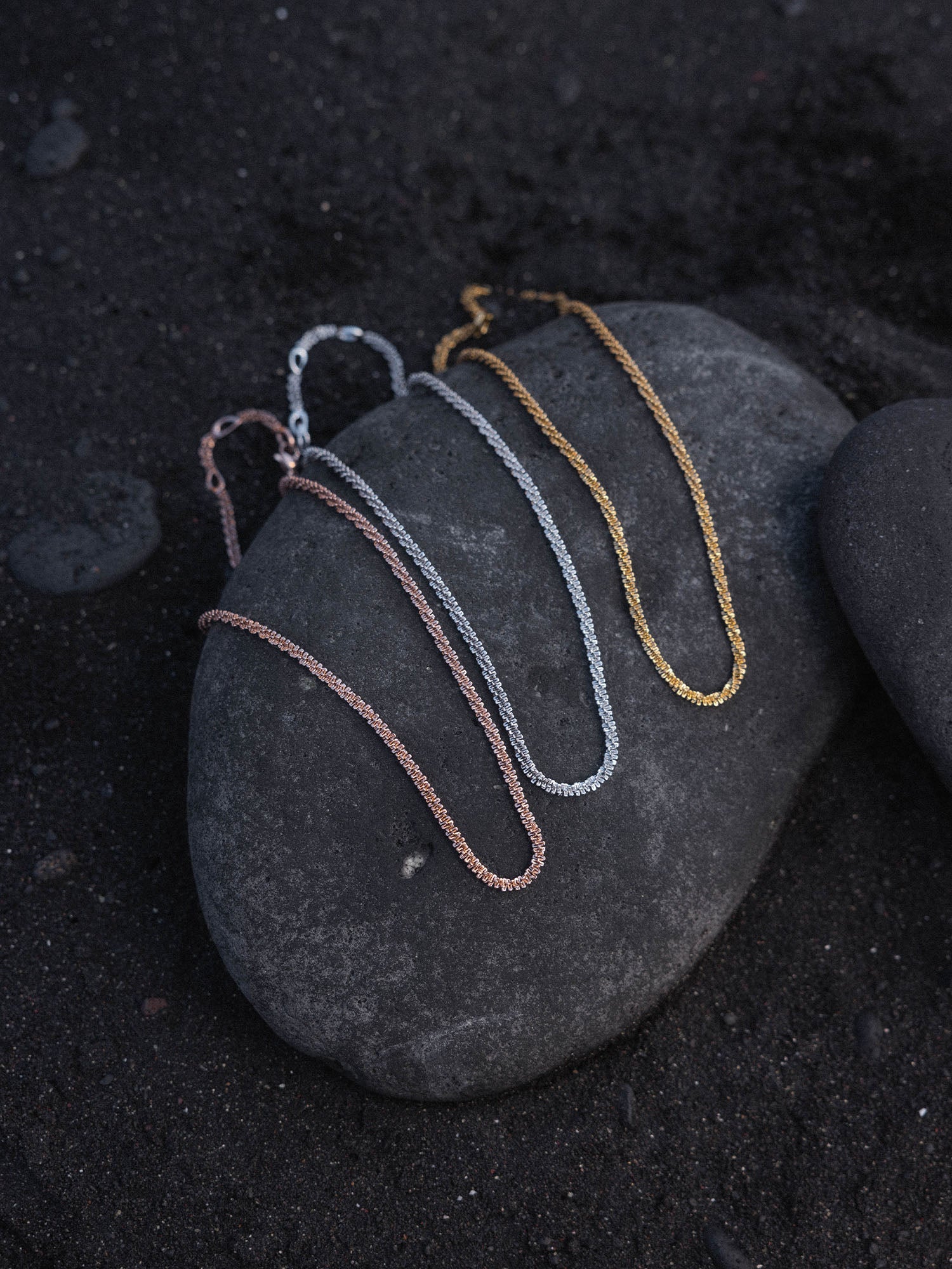 Collier Lava