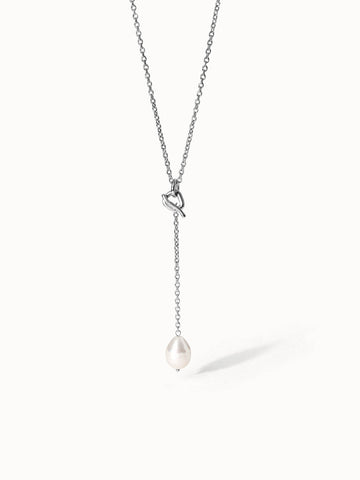 Aloha Perlenkette von PURELEI, silberne Edelstahlkette mit abnehmbarem Muschel-Perlenanhänger, elegant und feminin.