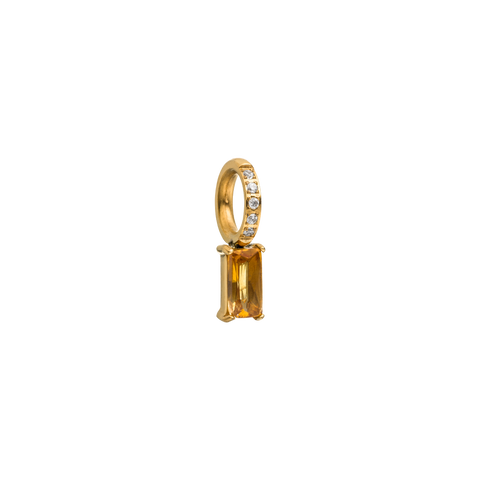 {"color":"Gold", "type":"lead_image"}
