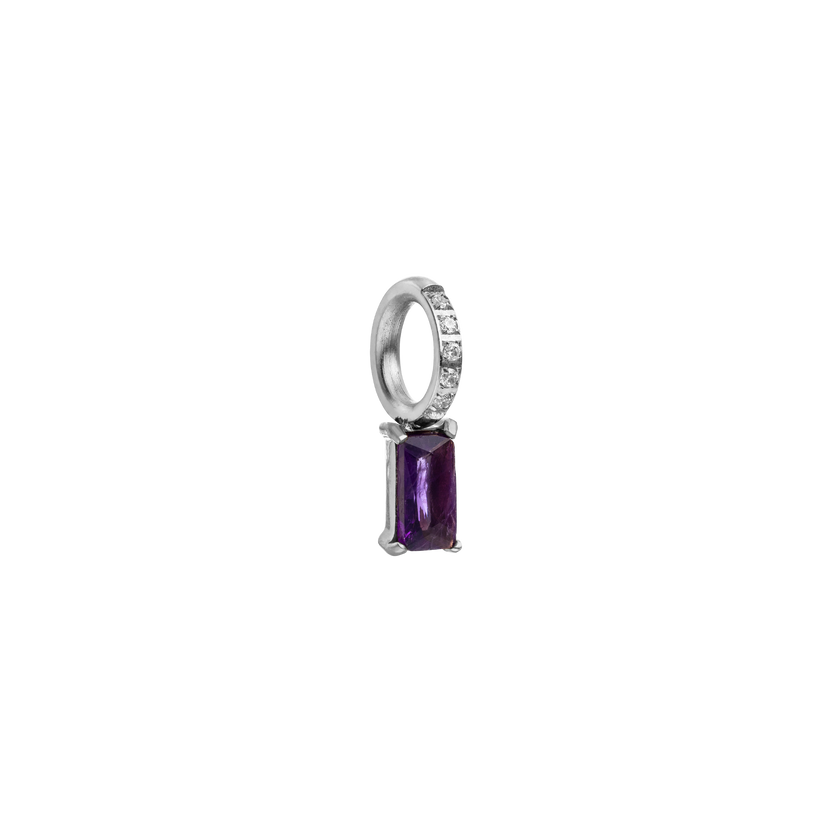 Silberner Ring mit lila Edelstein und funkelnden Zirkonia von PURELEI.