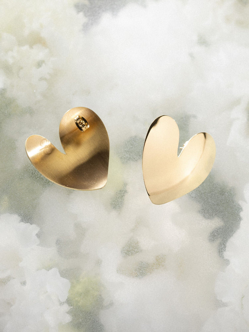 {"color":"Gold"}
