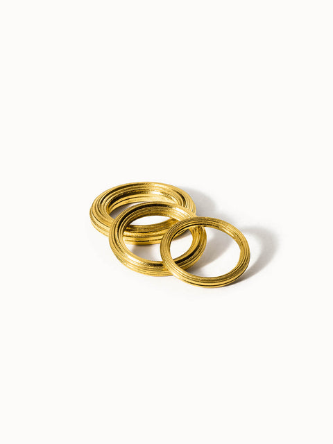 {"color":"Gold", "type":"lead_image"}