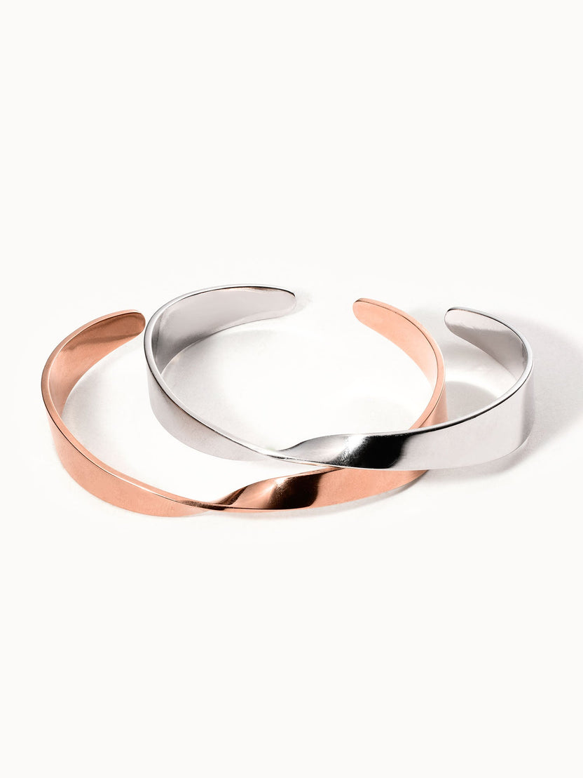Balance Armreif Set aus gold- und roségoldfarbenem Edelstahl, geschwungene Form, pureleiwarm und elegant