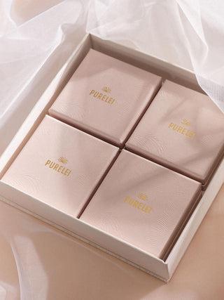 Geschenkbox M in Beige mit magnetischem Verschluss und pflanzlichem Muster, elegant und wiederverwendbar von PURELEI