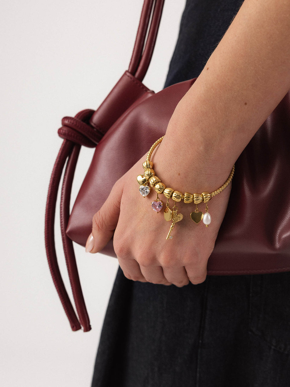 Lei White Heart Charm