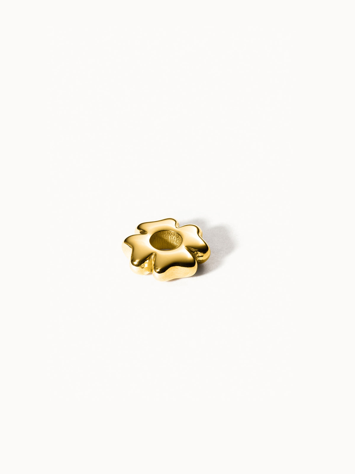 {"color":"Gold", "type":"lead_image"}