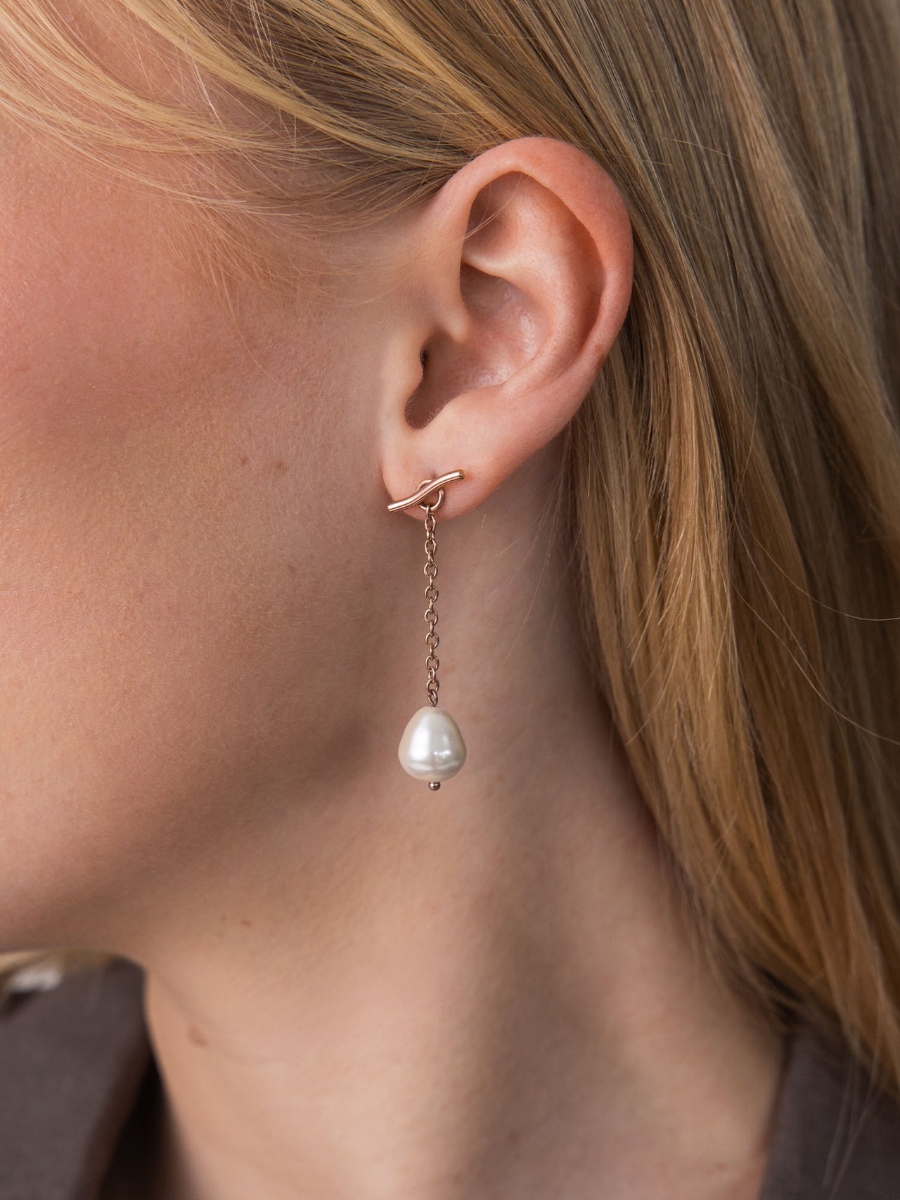 Drop Pearl Earrings