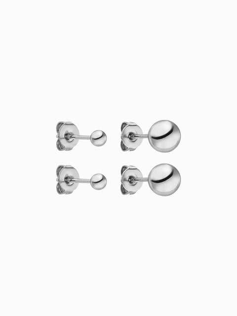 Silberne Ohrstecker mit glänzenden Kugeln, elegant und modern, von PURELEI.