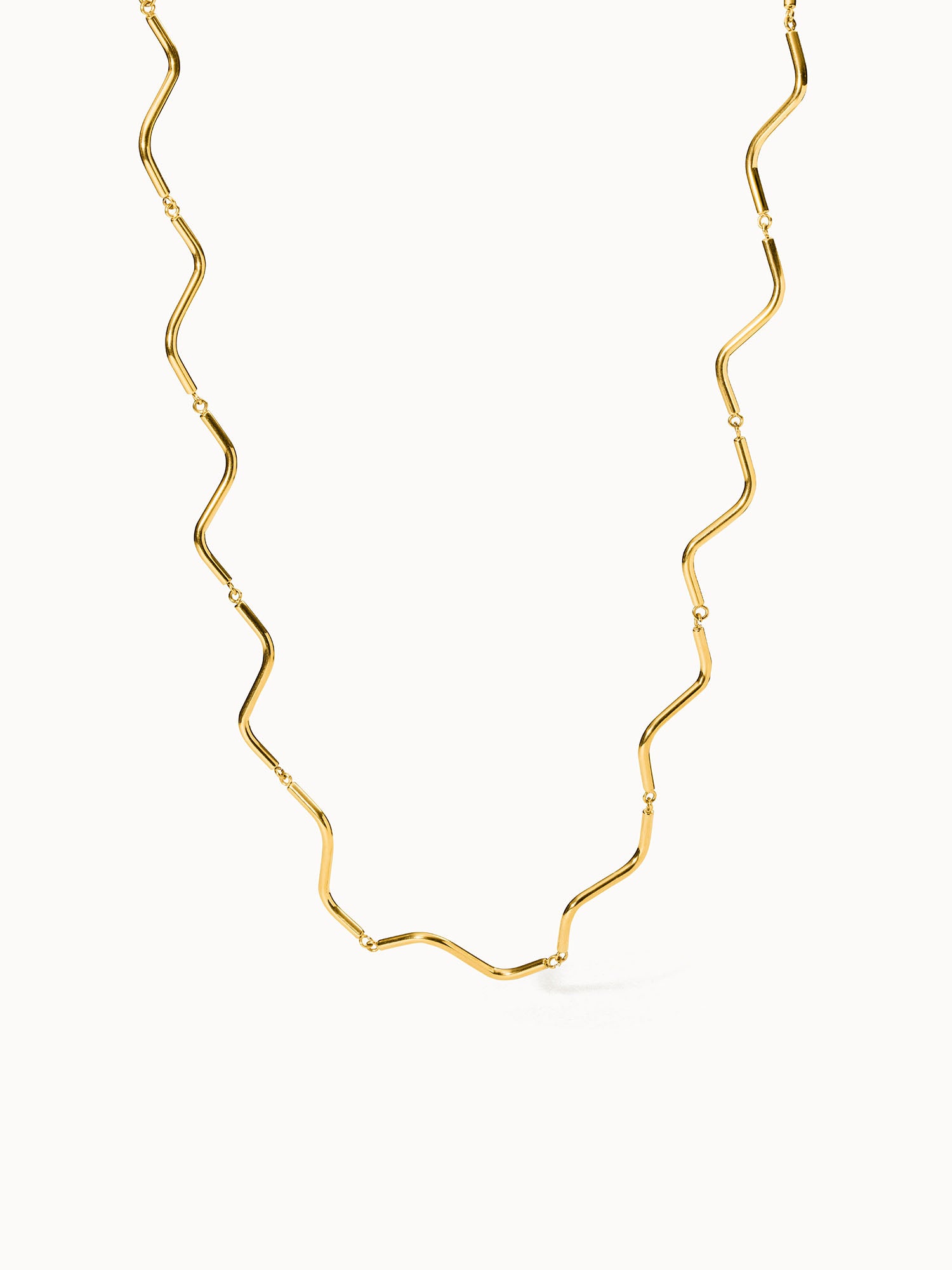 {"color":"Gold", "type":"lead_image"}