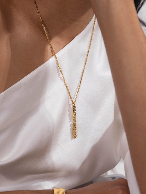 {"color":"Gold"}