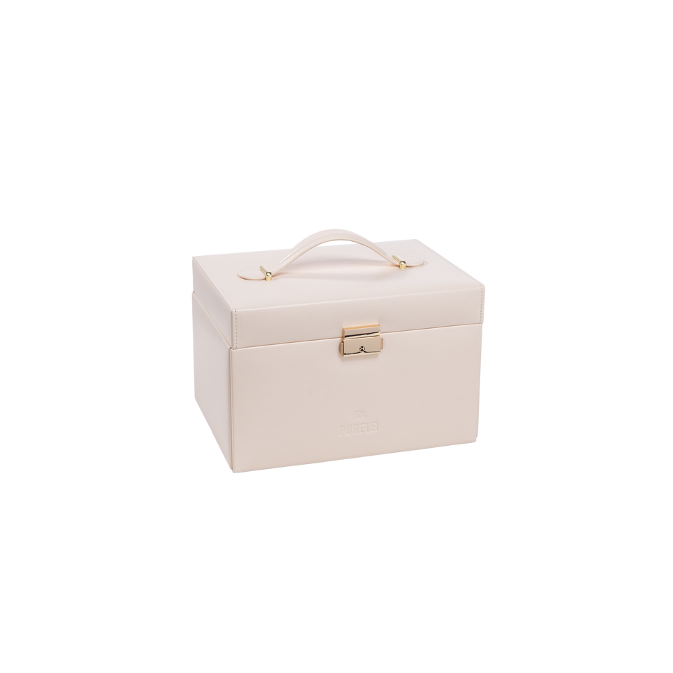 Beige PURELEI Schmuckbox aus PU- und Wildleder mit goldenem Verschluss, elegant und feminin für Deine Schmuckschätze.