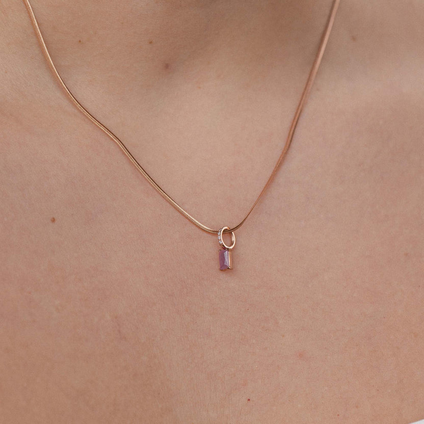Roségoldene Kette mit Anhänger, elegant und feminin, von PURELEI.