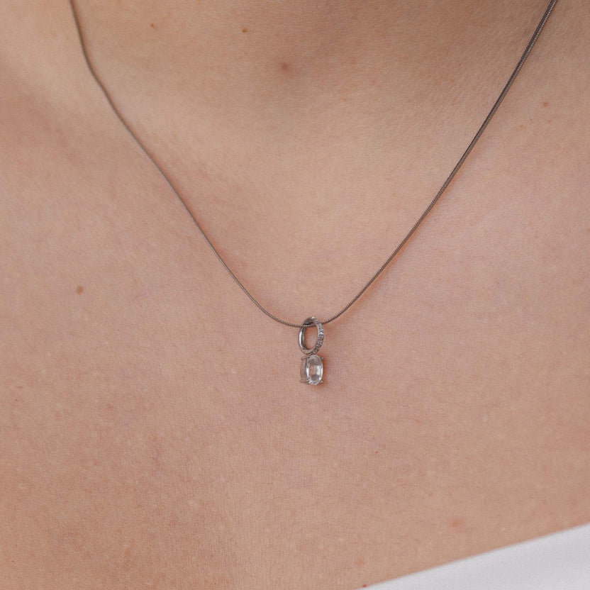 Roségoldene Kette mit klarem Anhänger, elegant und feminin, von PURELEI.