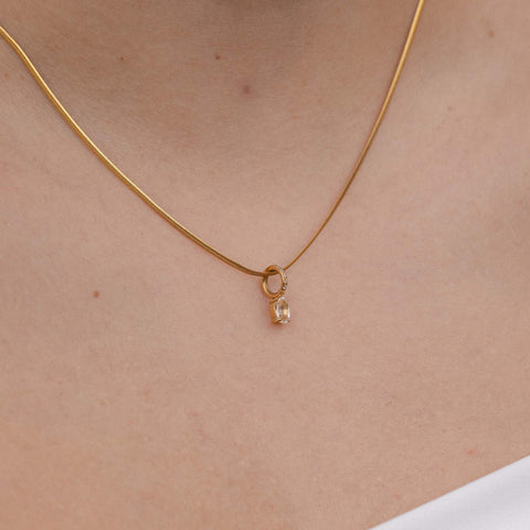 {"color":"Gold"}