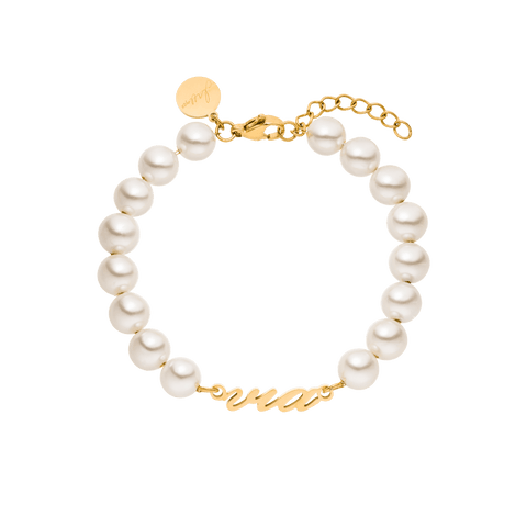 {"color":"Gold", "type":"lead_image"}
