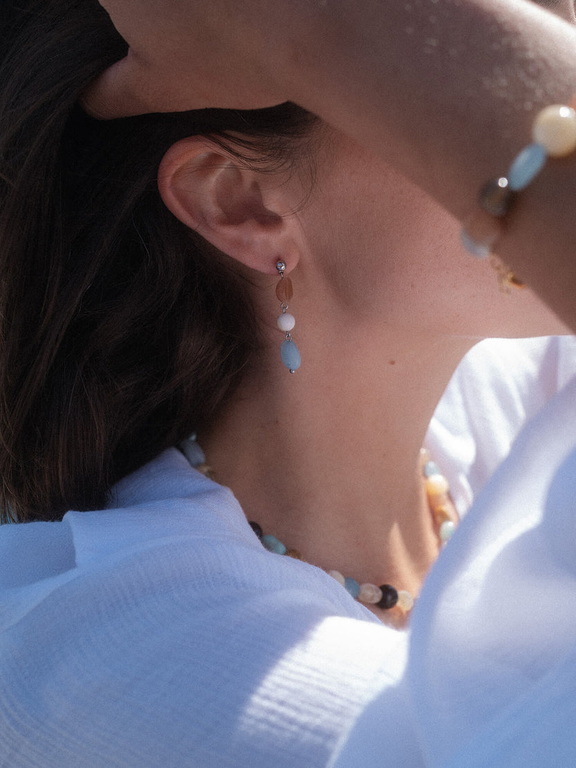 {"color":"Silver"}