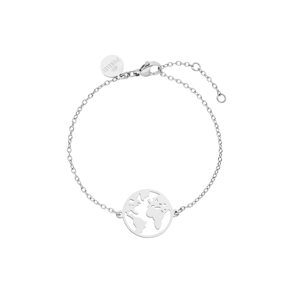 PURELEI World Map Armband aus nickelfreiem Silber mit filigraner Weltkarte, elegant und minimalistisch am Handgelenk getragen