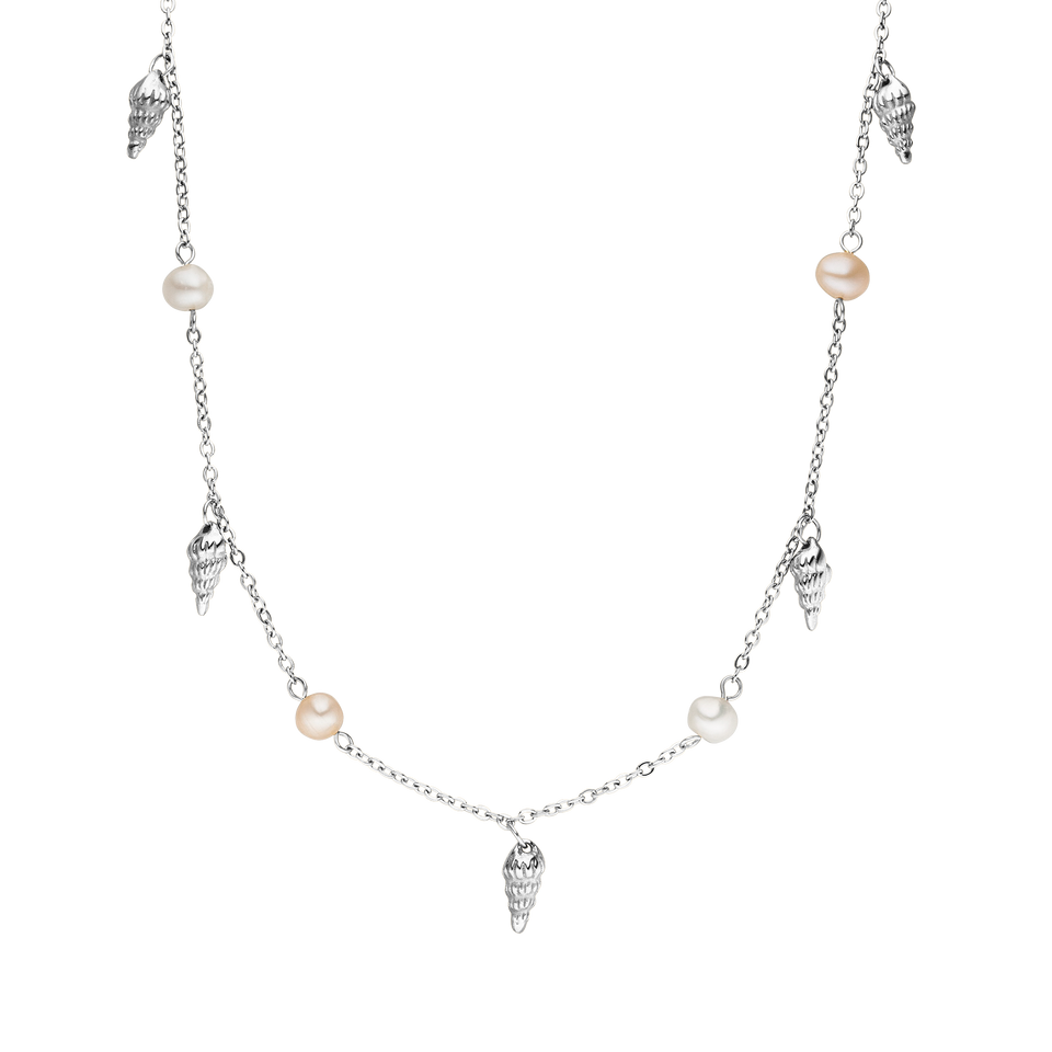 PURELEI Akala Kette aus silbernem Edelstahl mit Muschel-Anhängern und feinen Süßwasserperlen, elegant und feminin.