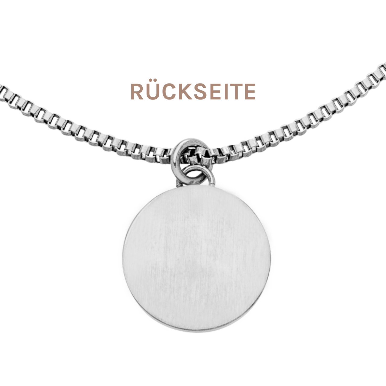 PURELEI Love Letter Kette aus nickelfreiem Silber mit rundem Anhänger, elegant und zeitlos im minimalistischen Design.