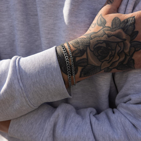 {"color":"Silver"}