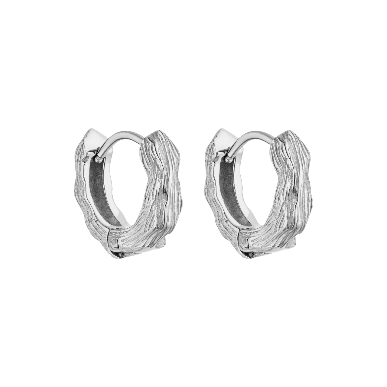 PURELEI Brushed Ohrringe aus silbernem Edelstahl mit gehämmertem Design, elegant und minimalistisch.