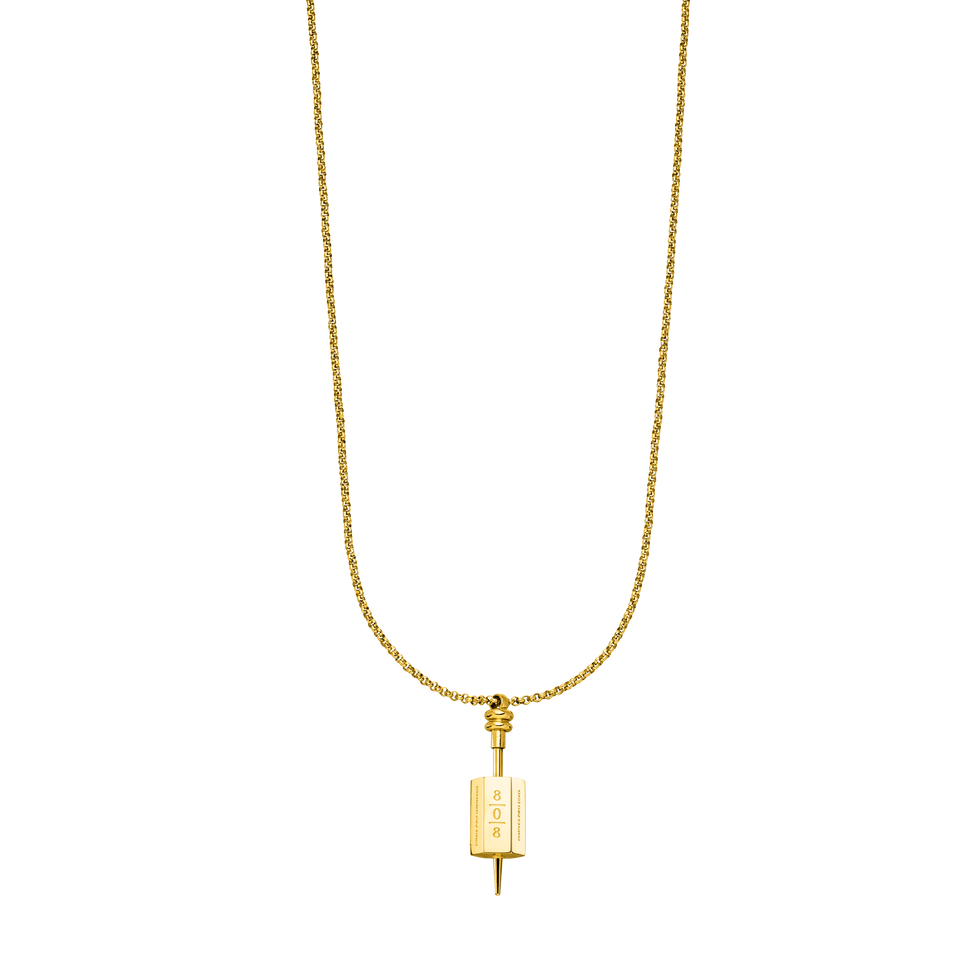 PURELEI 808 Kette in 18K Gold, mit graviertem Anhänger, warm und elegant, symbolisch für Zusammenhalt und Stil