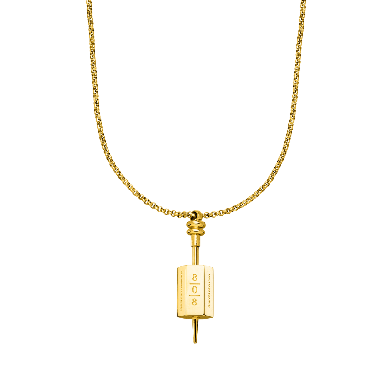 PURELEI 808 Kette in Gold mit graviertem Anhänger, elegant und nickelfrei für feminine Island-Vibes.
