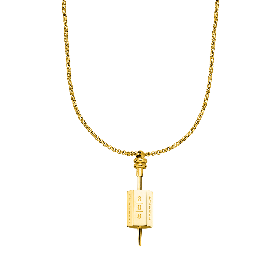 PURELEI 808 Kette in Gold mit graviertem Anhänger, elegant und nickelfrei für feminine Island-Vibes.
